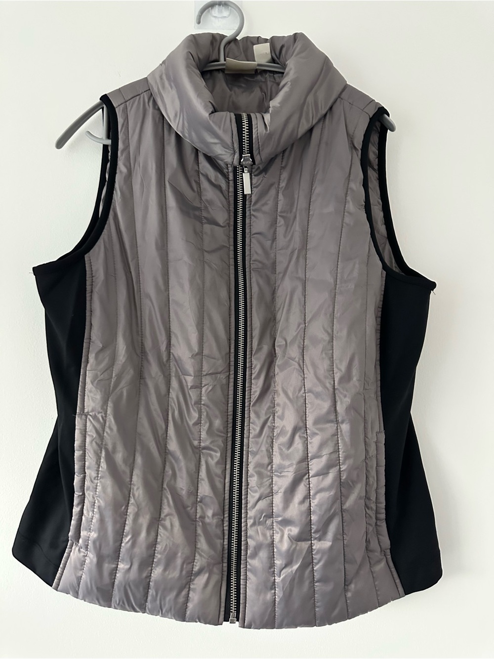 Zenergy by Chico’s Quilted Puffer Vest Size 0 Silver Gray Black Full Zip - Picture 2 of 14